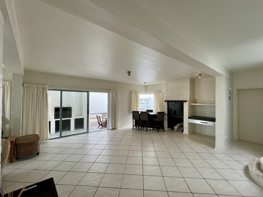 4 Bedroom Property for Sale in Paradise Beach Western Cape